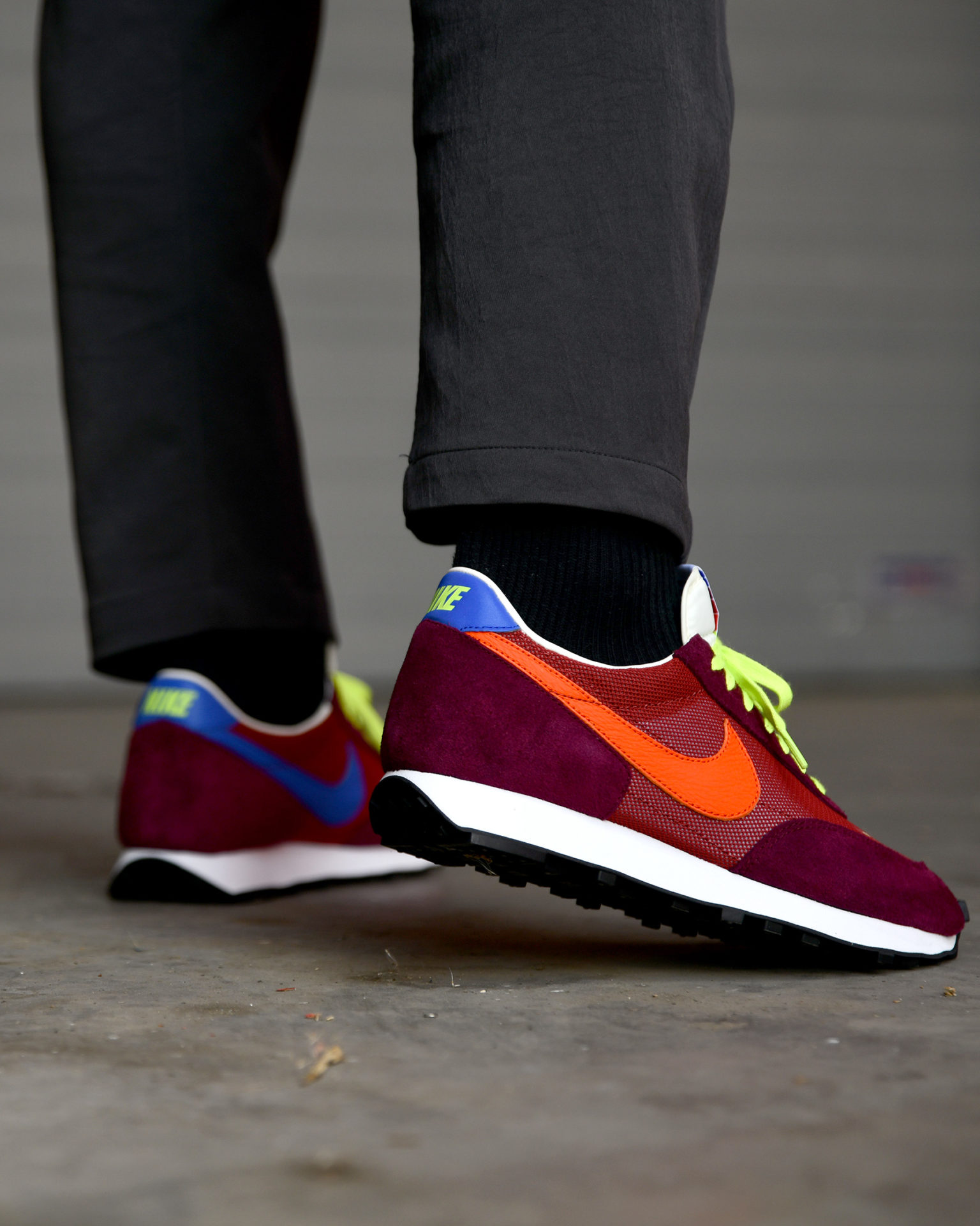 orange nike daybreak