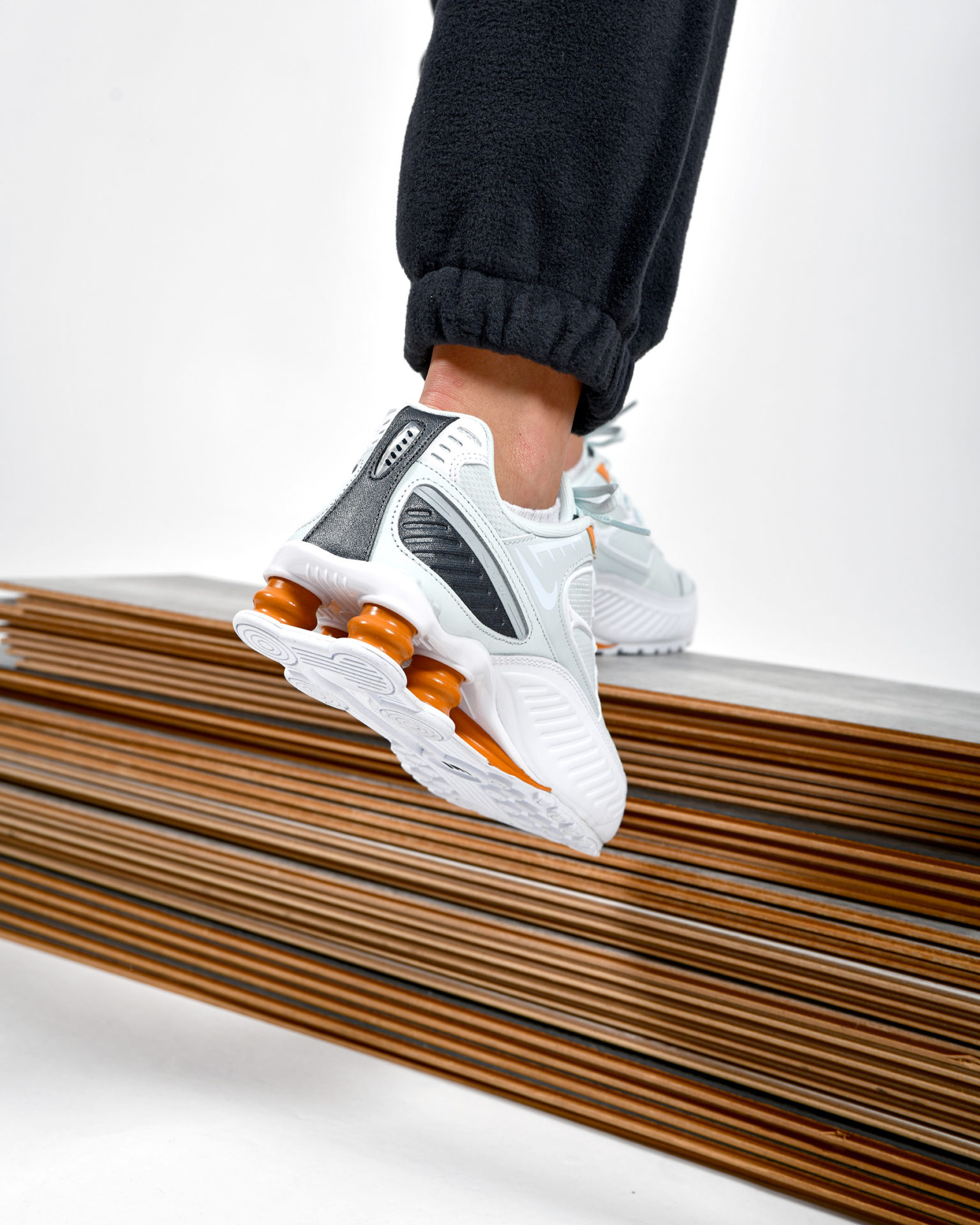 nike enigma 9000 white