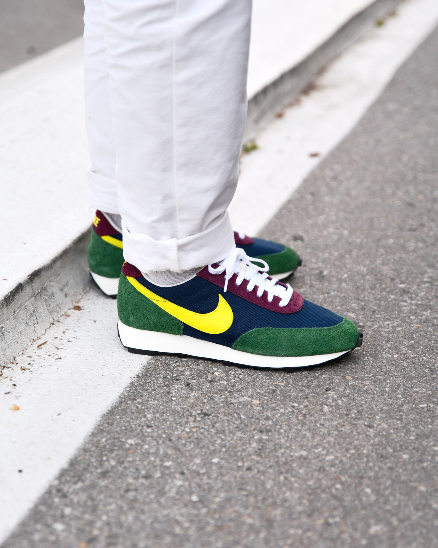 yellow nike daybreak