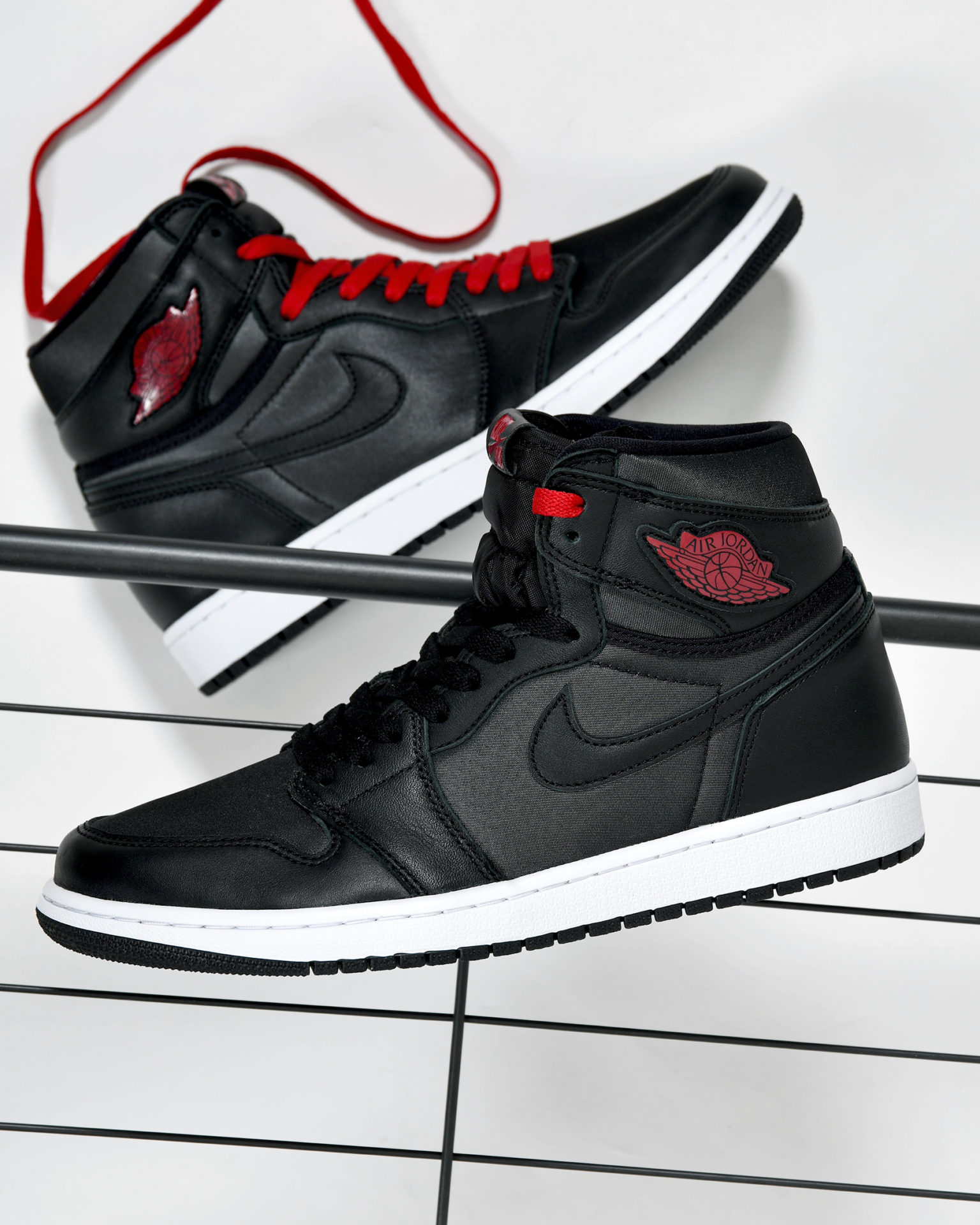 black toe jordan low