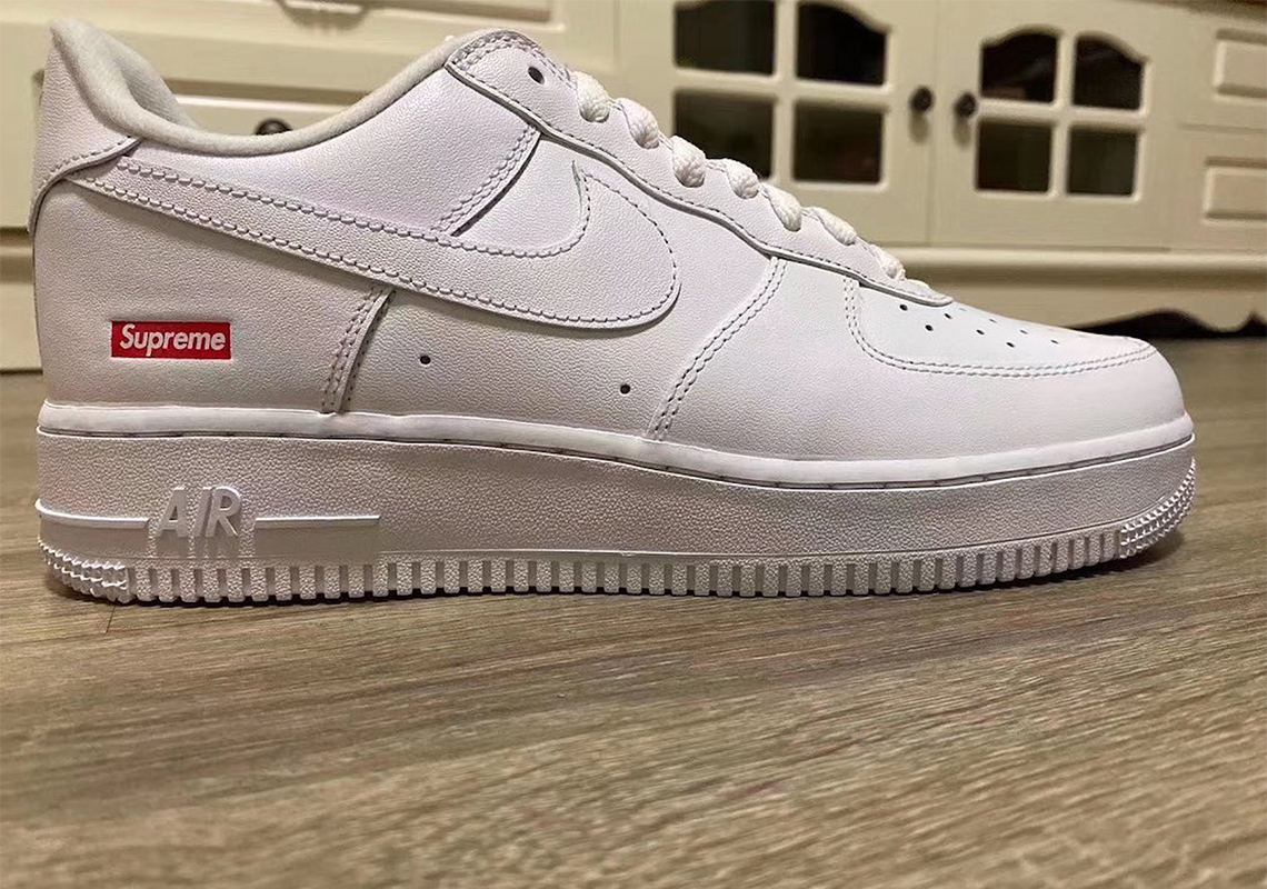 Supreme x Nike Air Force 1 Low - Sneakers.fr