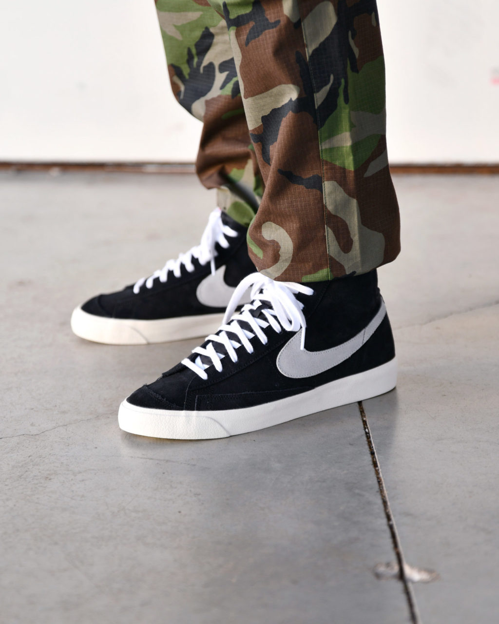 nike sb blazer mid black suede