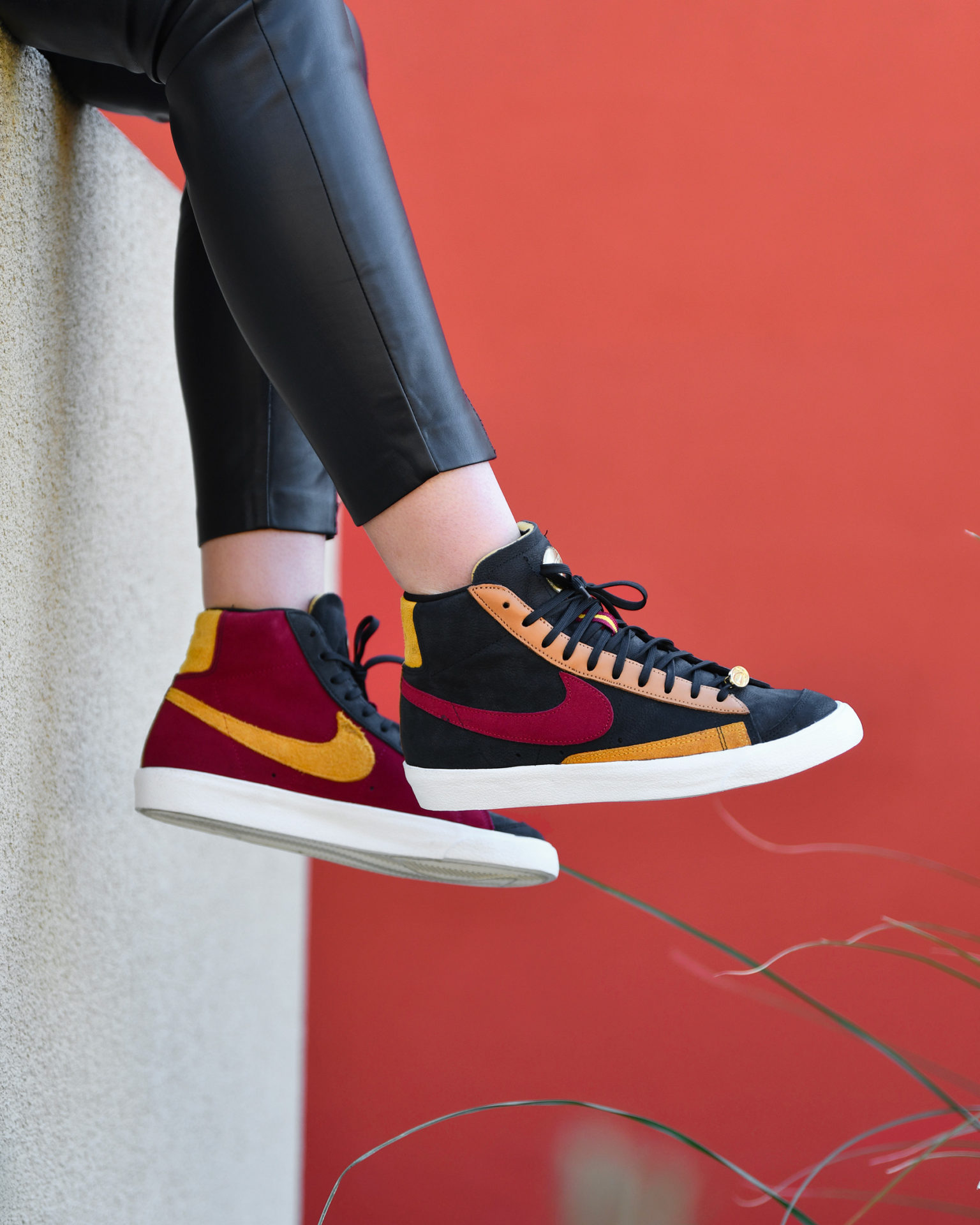 Nike W Blazer Mid 77 QS Black/Team Red - Sneakers.fr