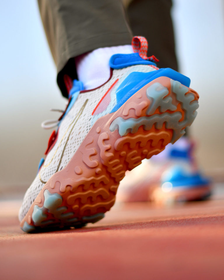 nike react vision light bone terra blush photo blue