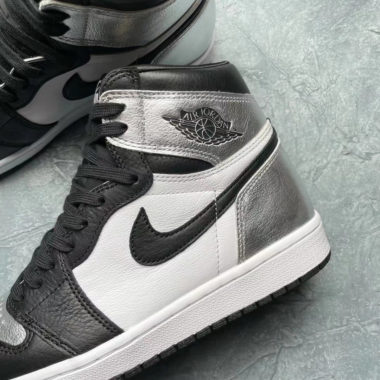 Air Jordan 1 High WMNS Black/Silver Toe