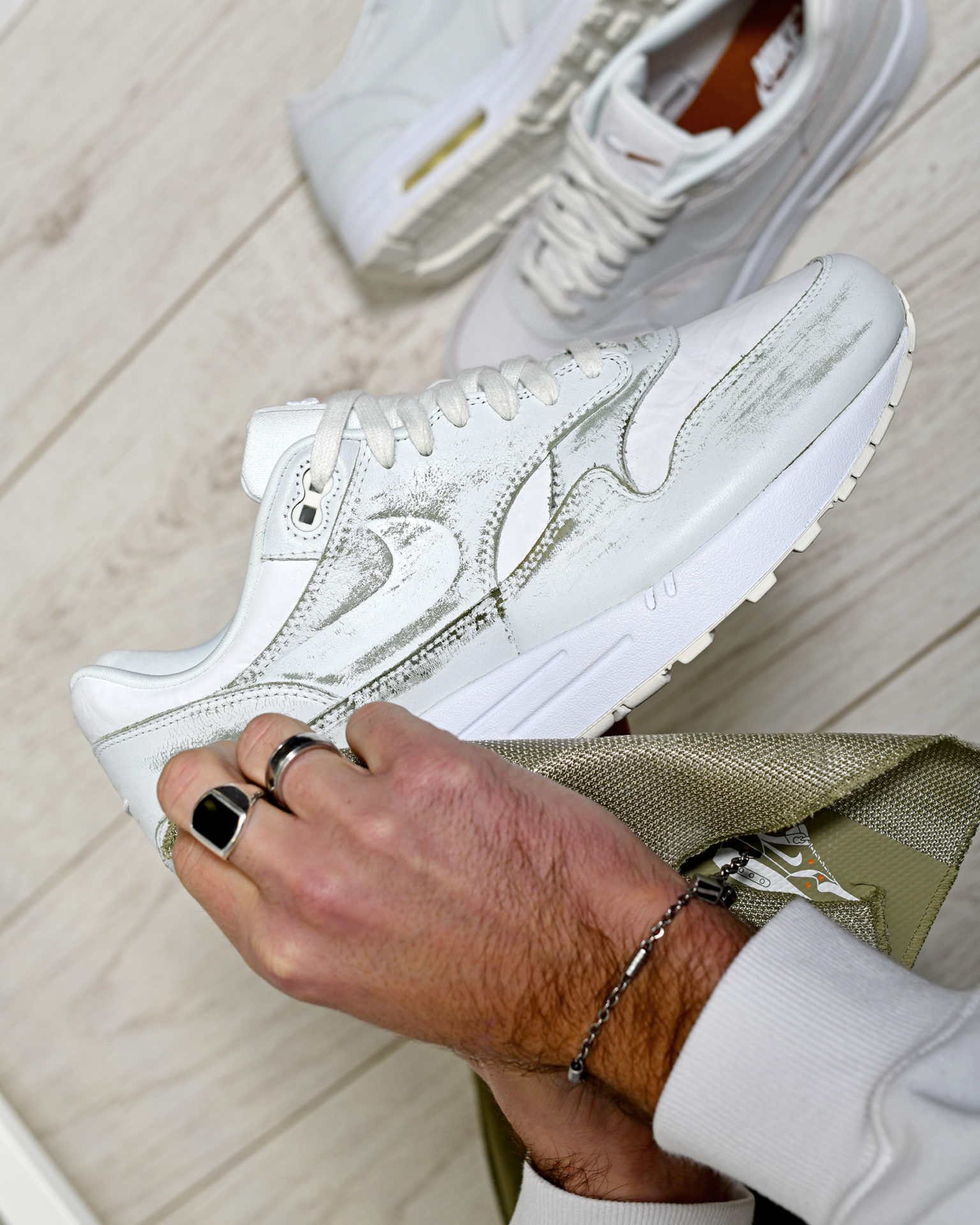 nike wmns air max 1 yours