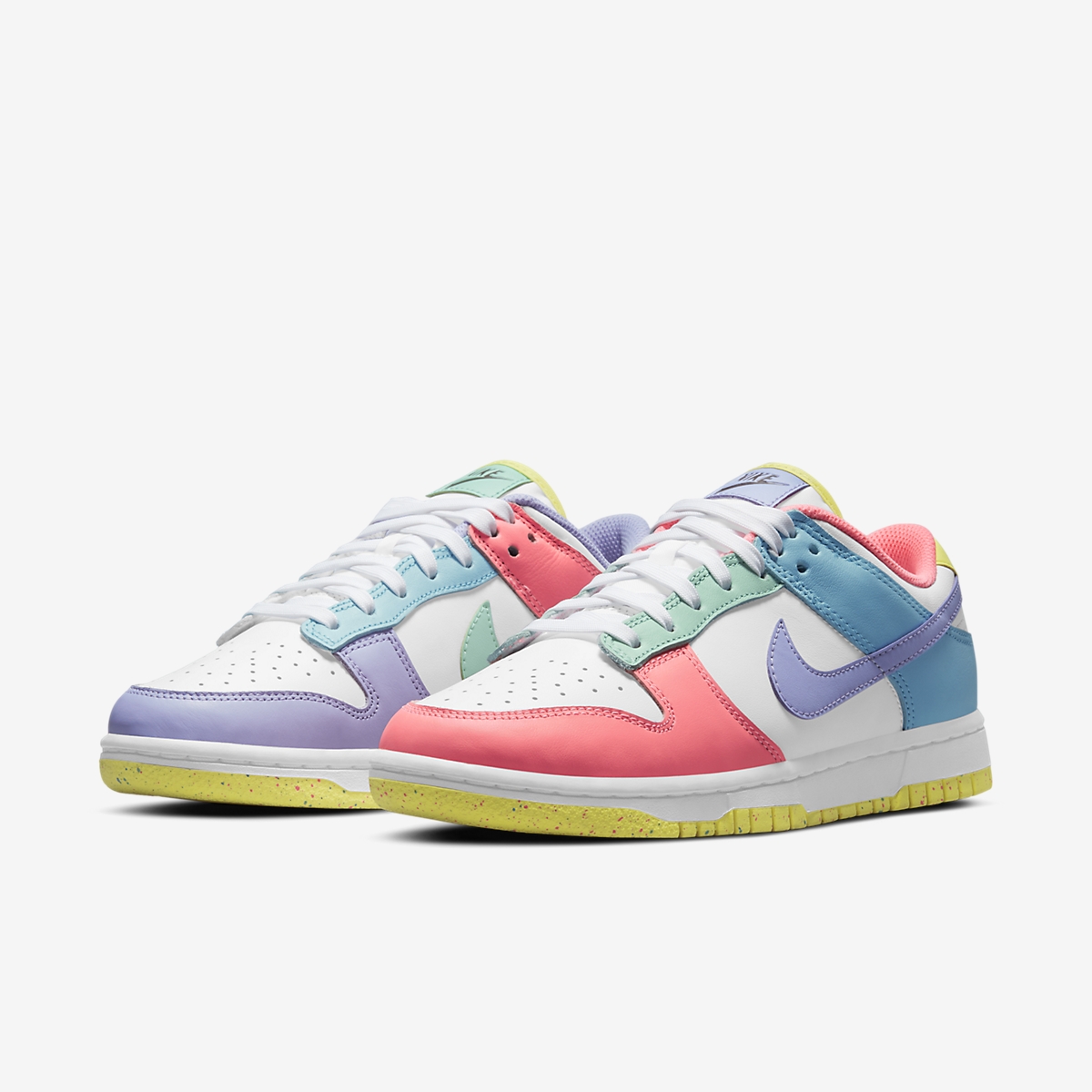 Nike W Dunk Low Easter Sneakers.fr