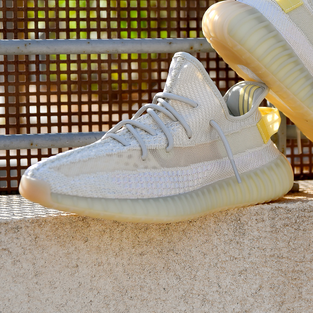 yeezy 350 blanche