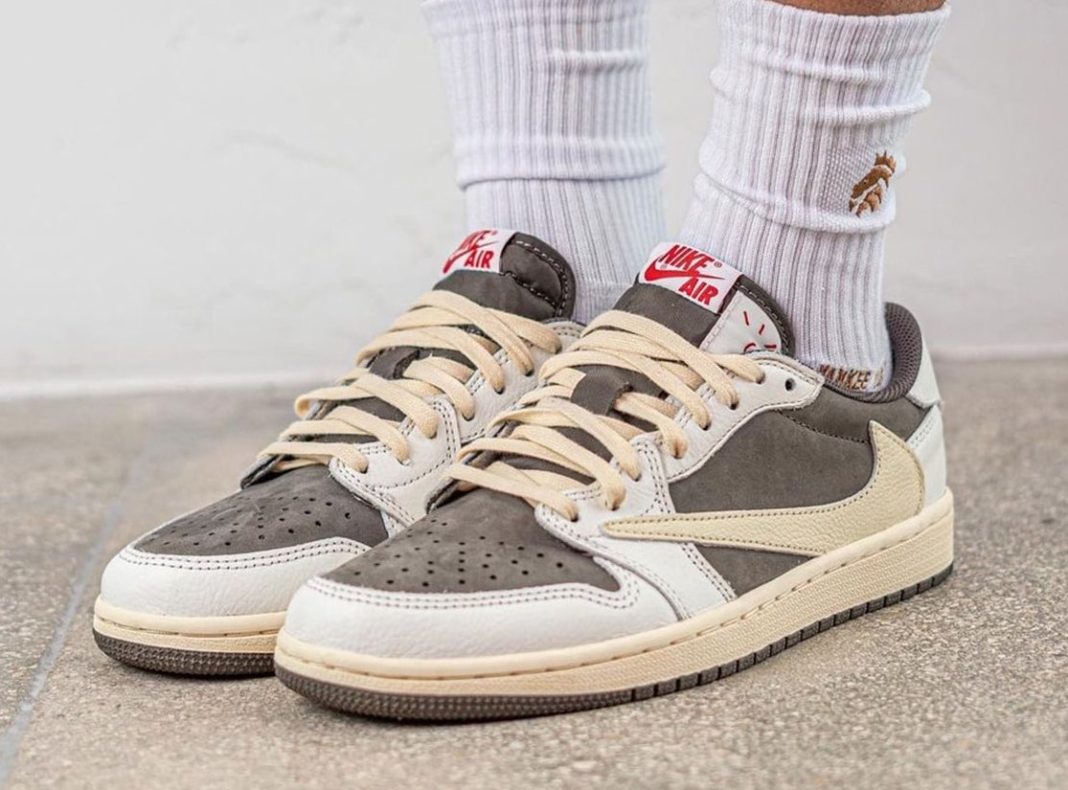 Travis Scott X Air Jordan 1 Low Reverse Mocha Sneakersfr