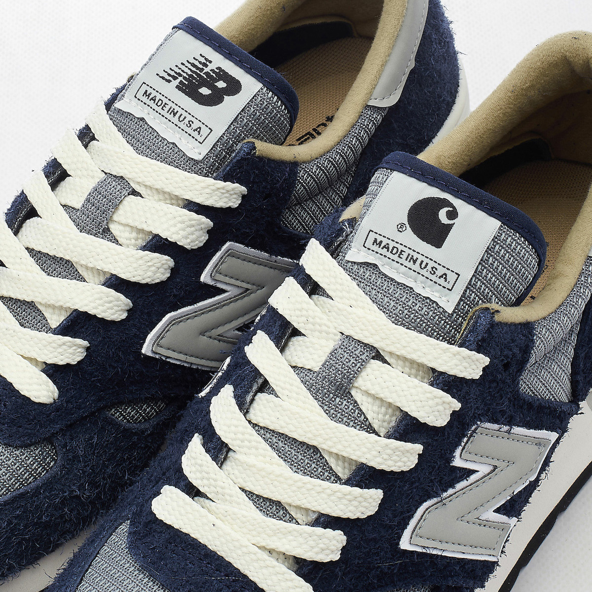 New Balance 990v1 x Carhartt WIP - Sneakers.fr