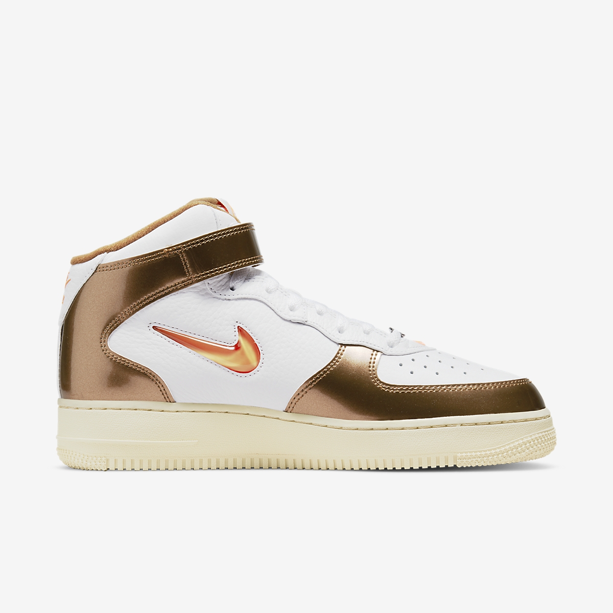 Nike air force 1 mid brown on sale