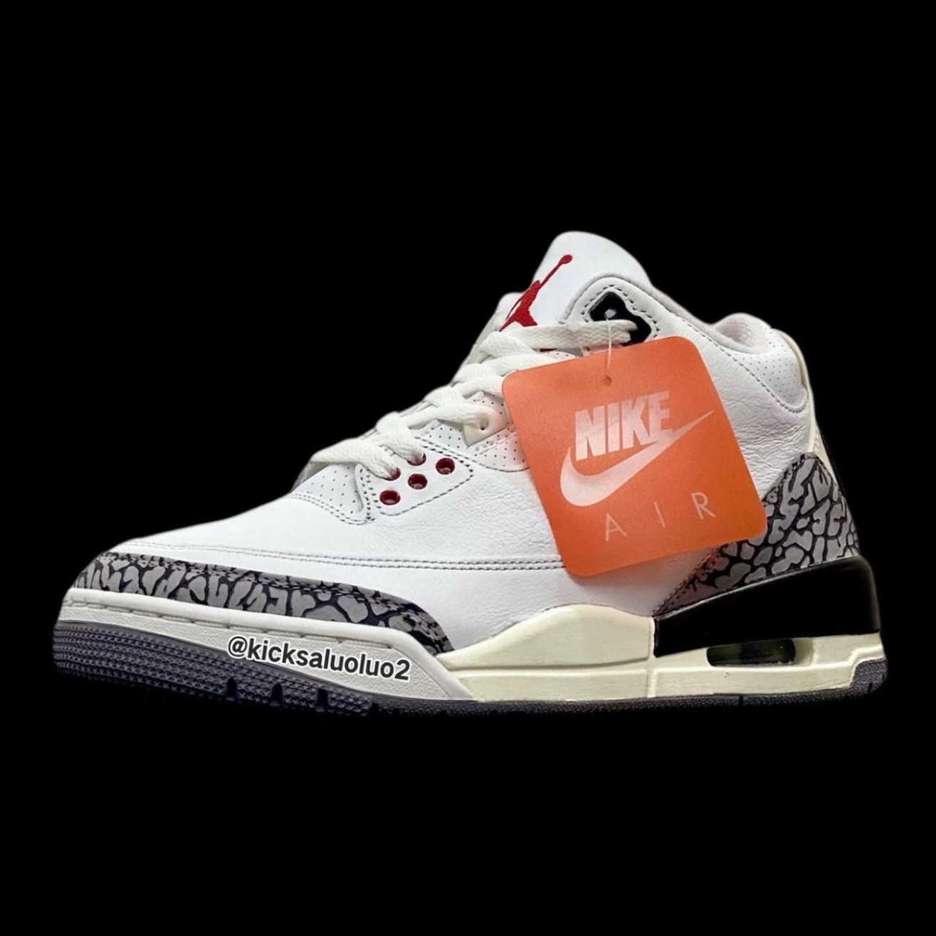 Air Jordan 3 White Cement Reimagined Sneakers.fr
