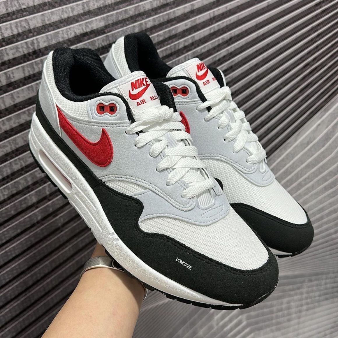 De volgende Bedrijf Ver weg Nike Air Max 1 Chili 2023 - Sneakers.fr